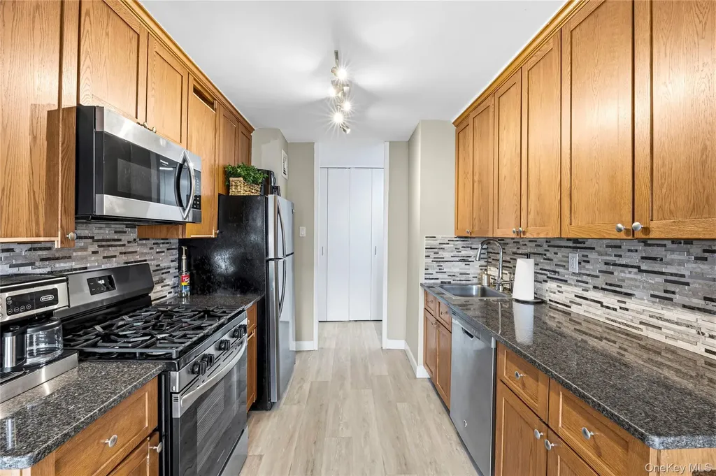 25 Neptune Boulevard Long Beach NY 11561