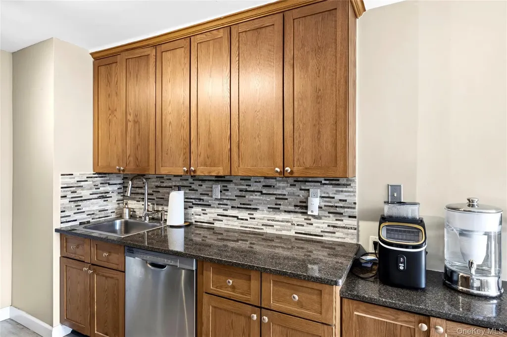 25 Neptune Boulevard Long Beach NY 11561