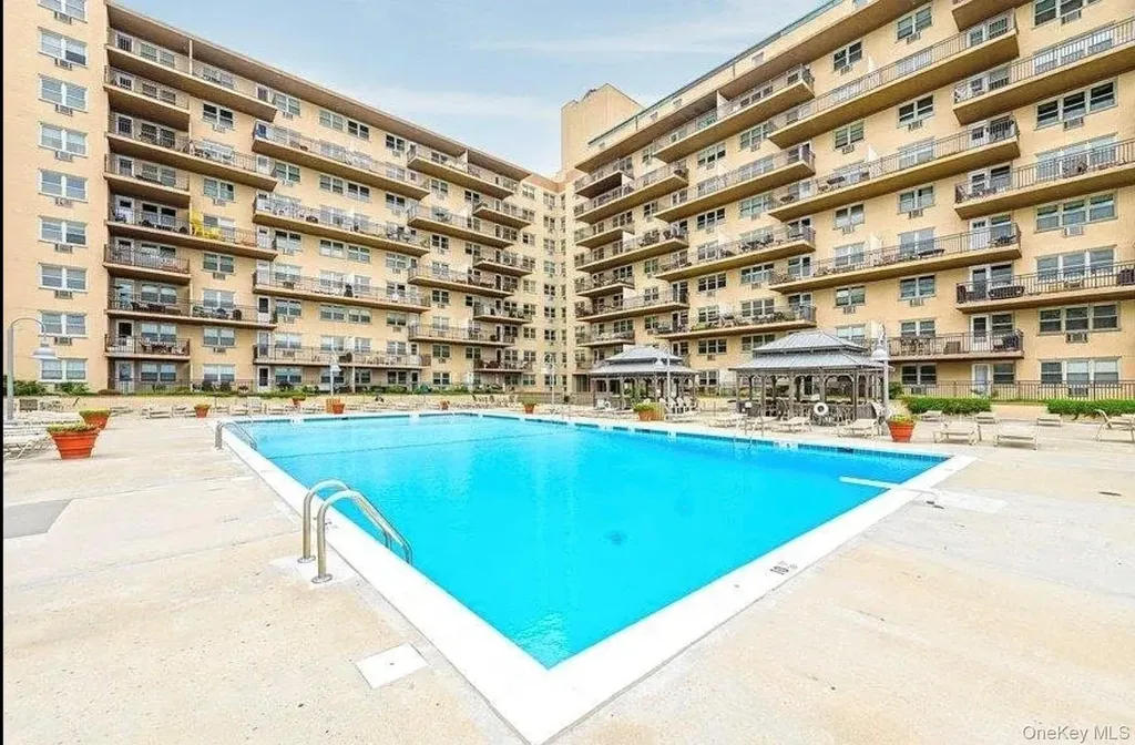 25 Neptune Boulevard Long Beach NY 11561