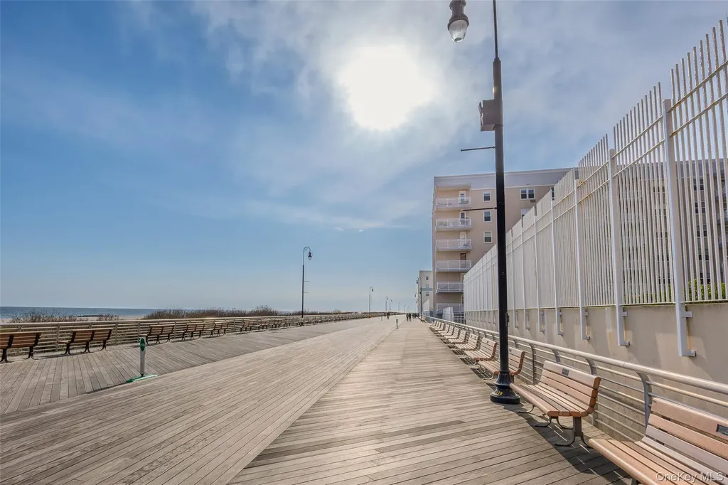 25 Neptune Boulevard Long Beach NY 11561