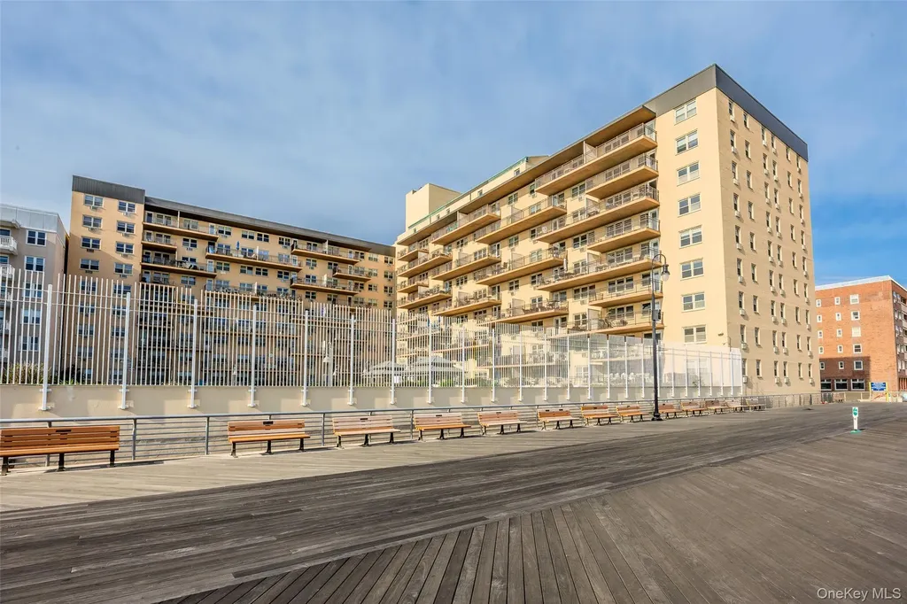 25 Neptune Boulevard Long Beach NY 11561