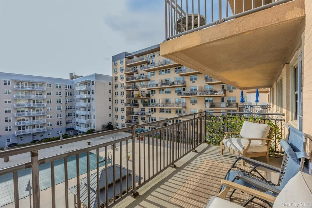 25 Neptune Boulevard Long Beach NY 11561
