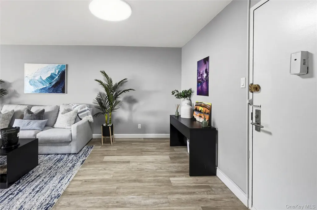 25 Neptune Boulevard Long Beach NY 11561