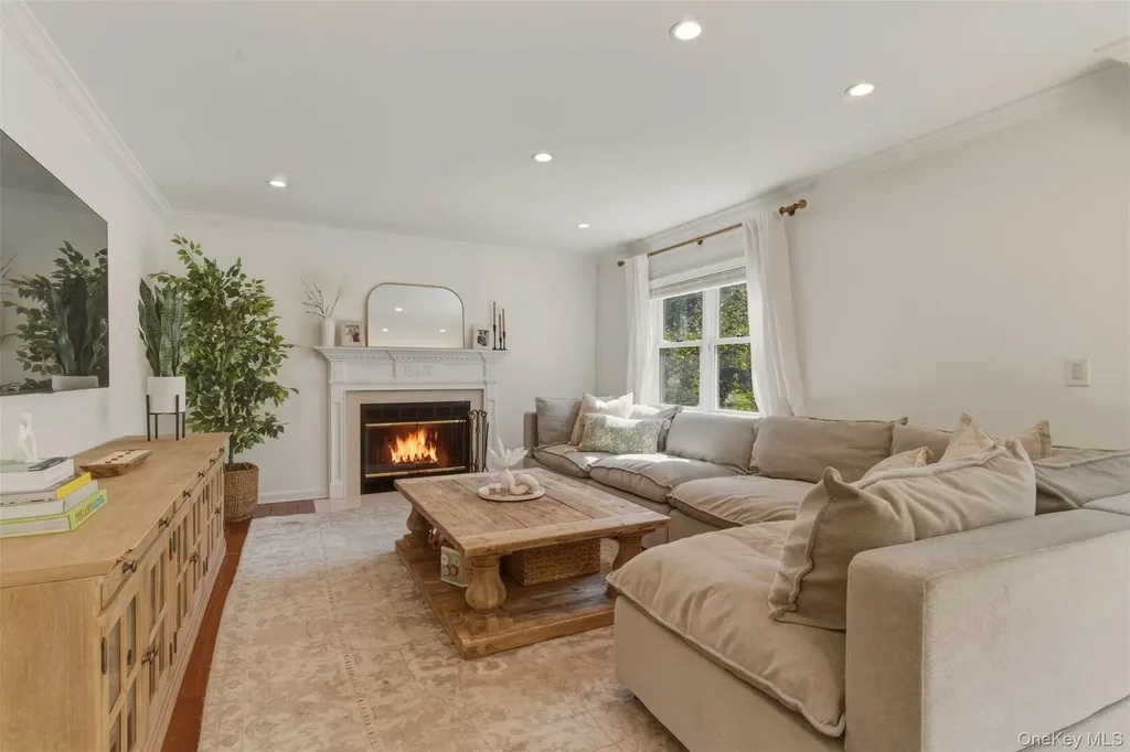 25 Makanna Drive Huntington NY 11743