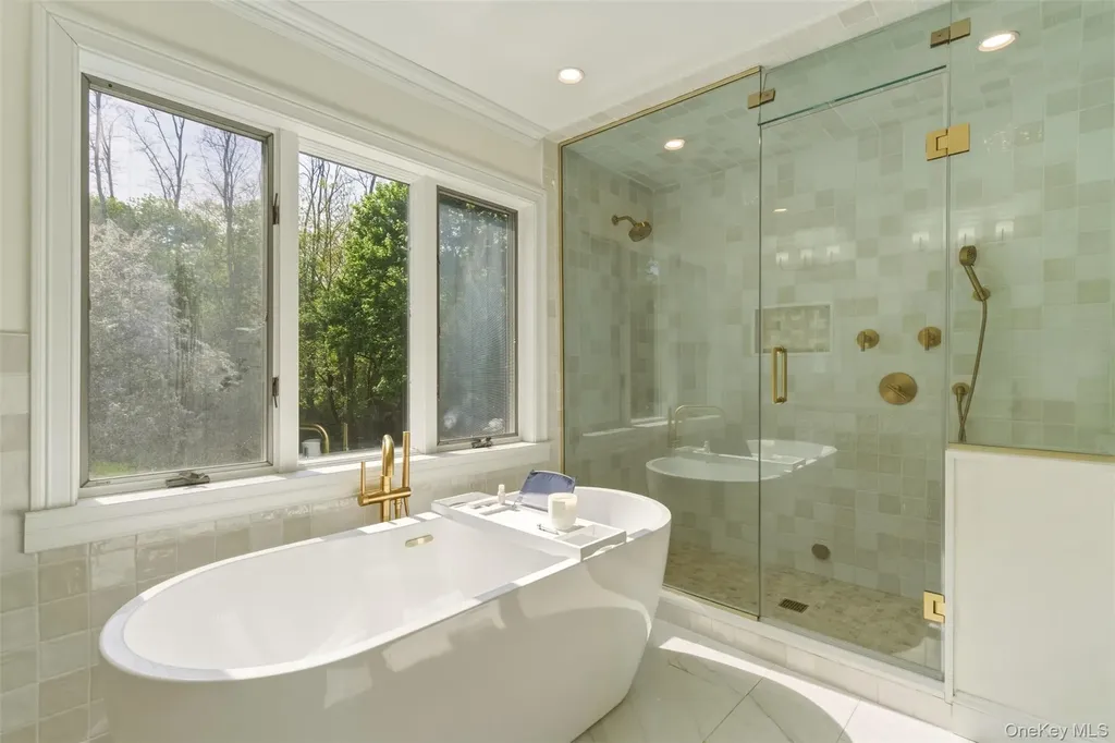 25 Makanna Drive Huntington NY 11743