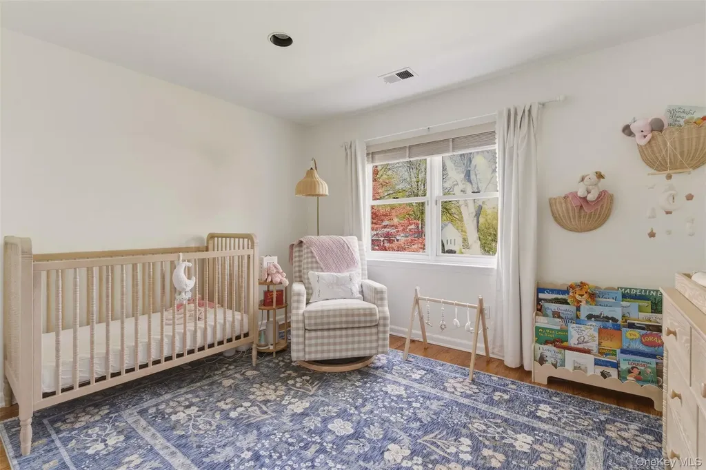 25 Makanna Drive Huntington NY 11743