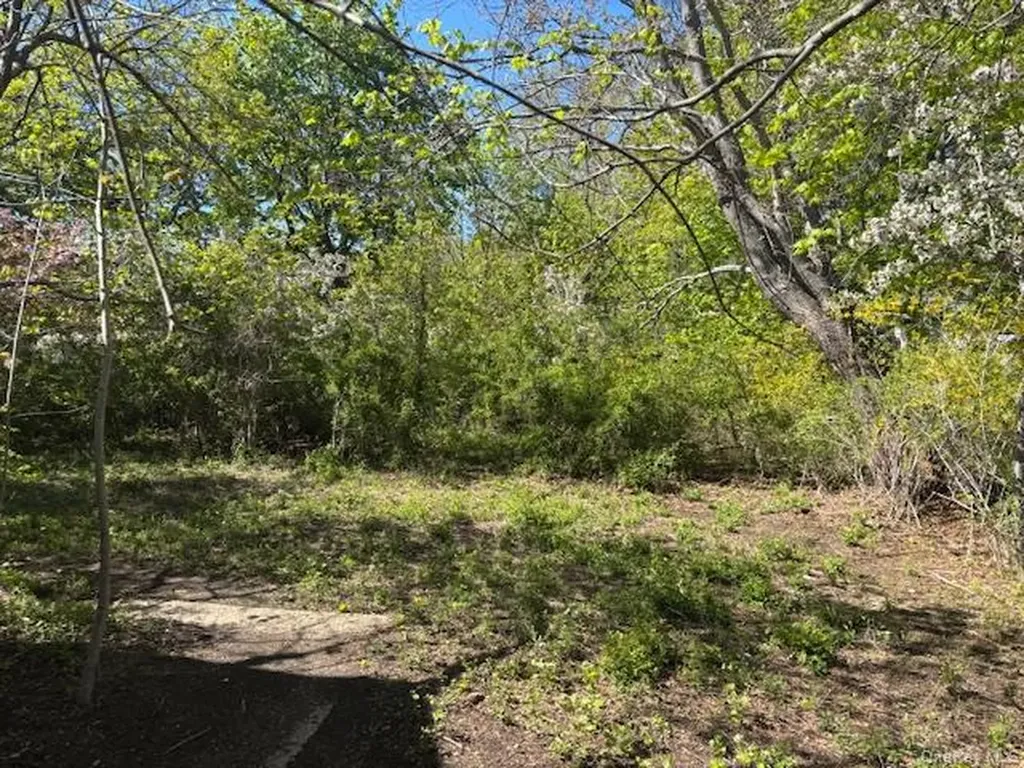 199 Ridge Road Wheatley Heights NY 11798