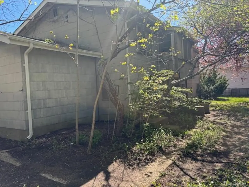 199 Ridge Road Wheatley Heights NY 11798