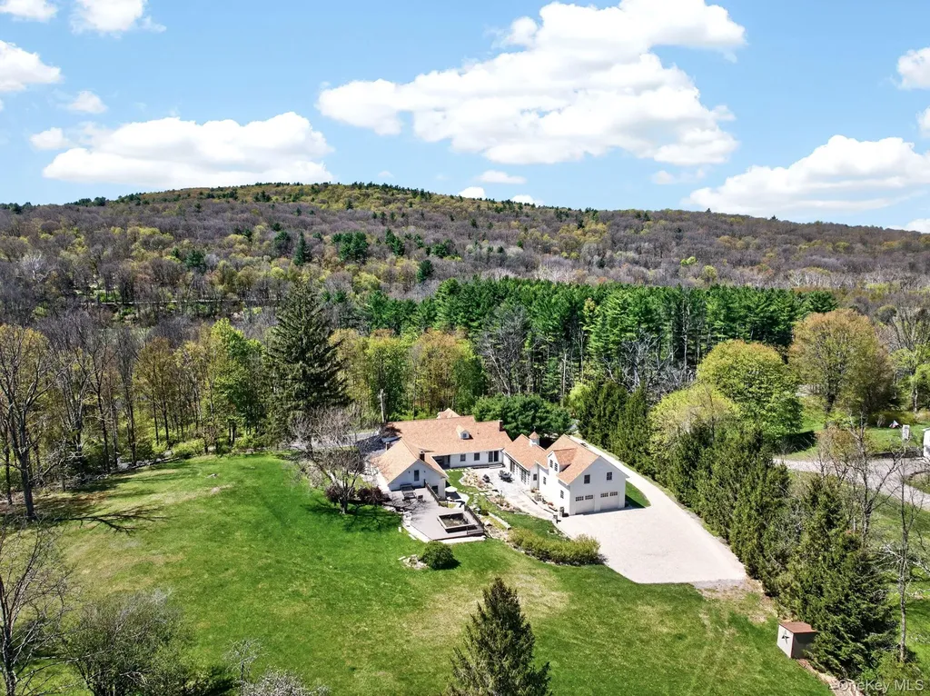 1429 Jackson Corners Road Red Hook NY 12571