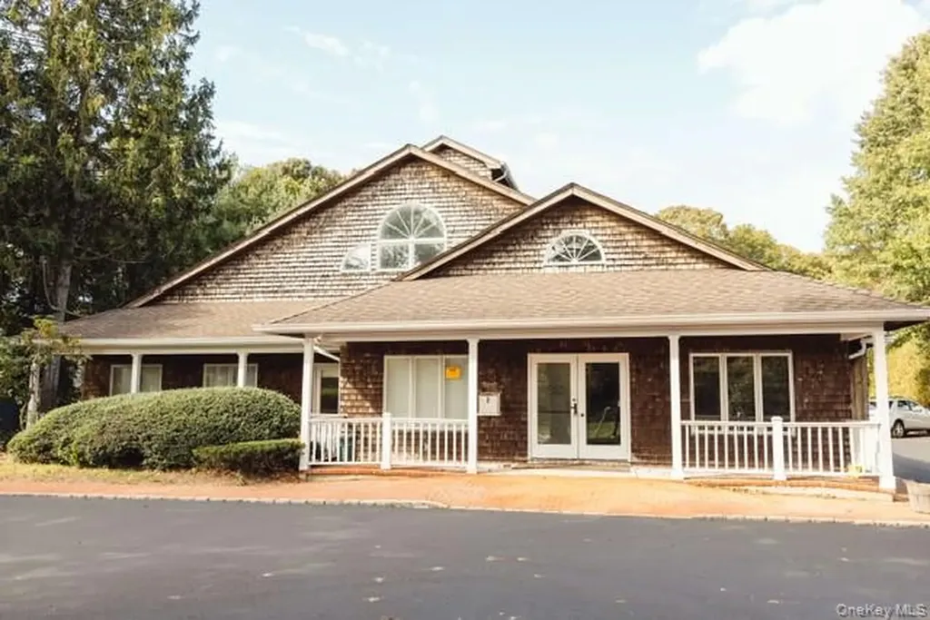 7785 Main Road Mattituck NY 11952