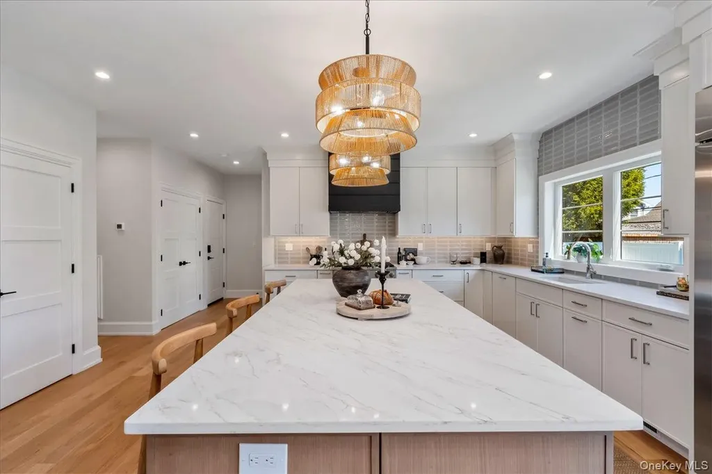 89 Choir Lane Westbury NY 11590