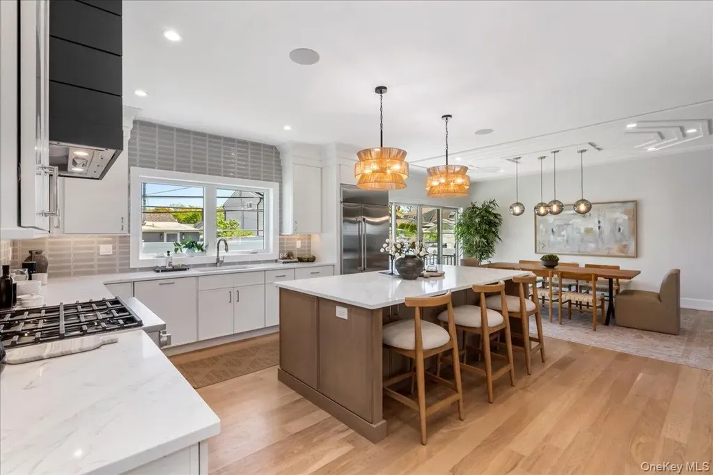 89 Choir Lane Westbury NY 11590