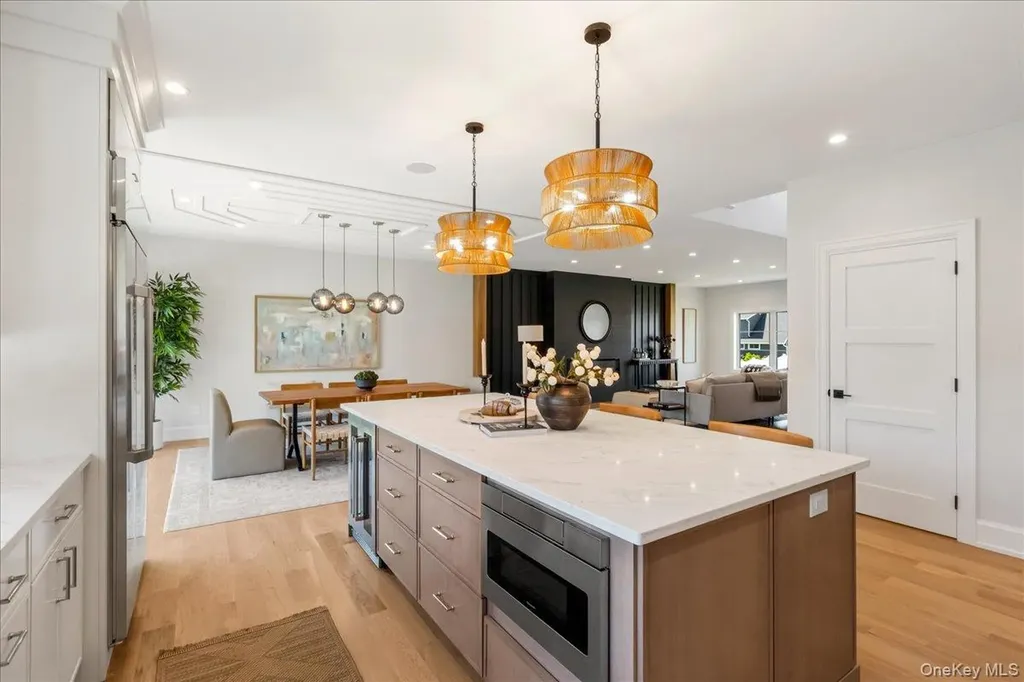 89 Choir Lane Westbury NY 11590