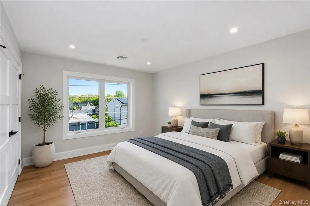 89 Choir Lane Westbury NY 11590