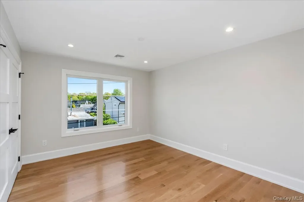 89 Choir Lane Westbury NY 11590