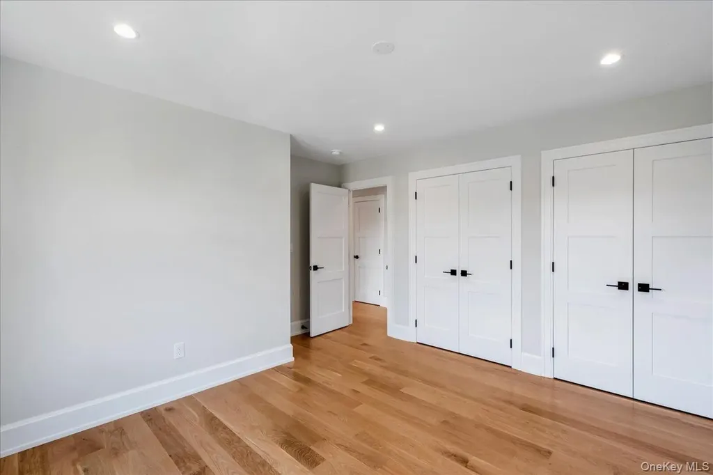89 Choir Lane Westbury NY 11590