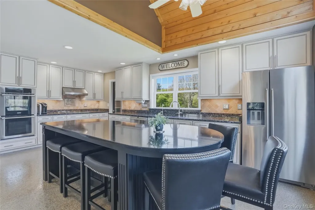 21 Nicole Way Mahopac NY 10541