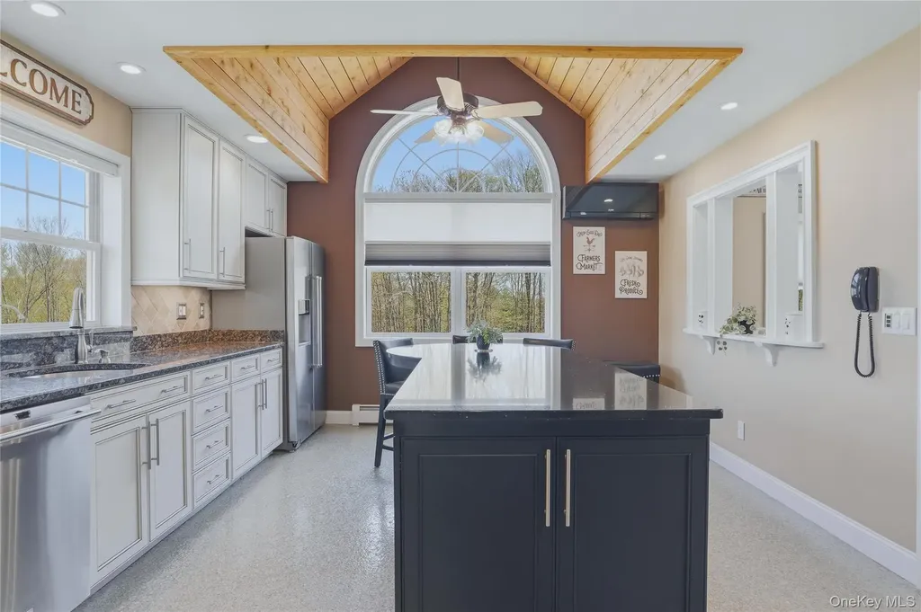 21 Nicole Way Mahopac NY 10541