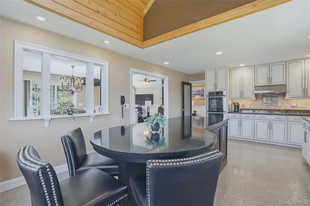 21 Nicole Way Mahopac NY 10541