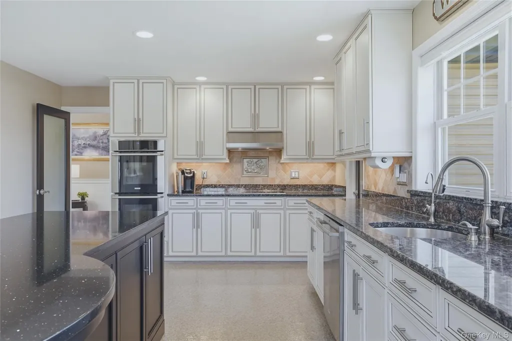 21 Nicole Way Mahopac NY 10541