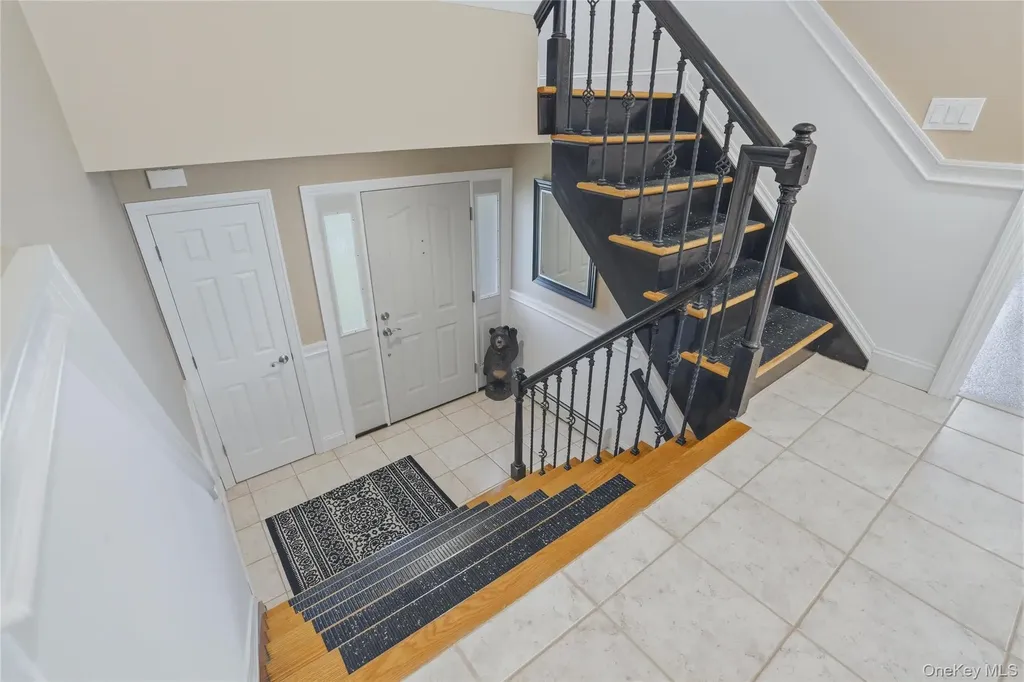 21 Nicole Way Mahopac NY 10541