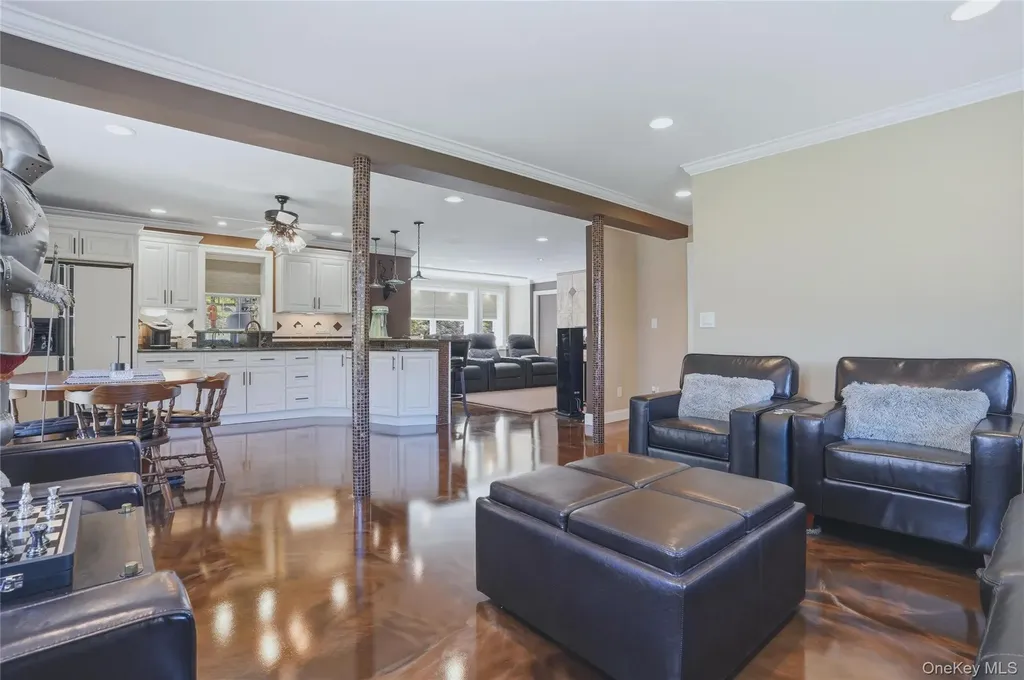 21 Nicole Way Mahopac NY 10541