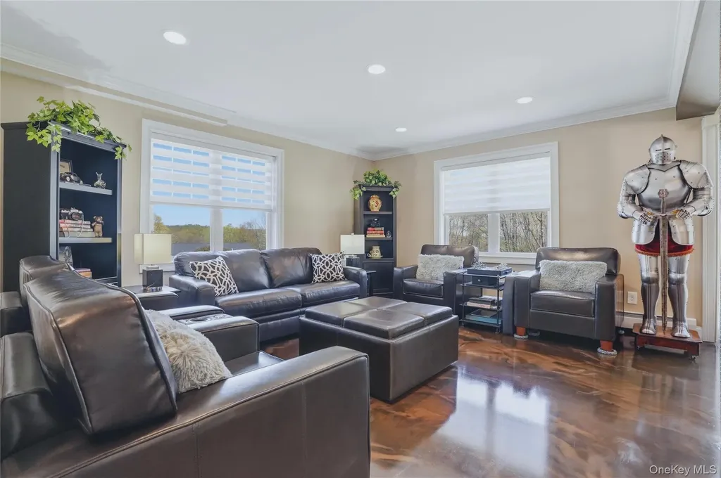 21 Nicole Way Mahopac NY 10541