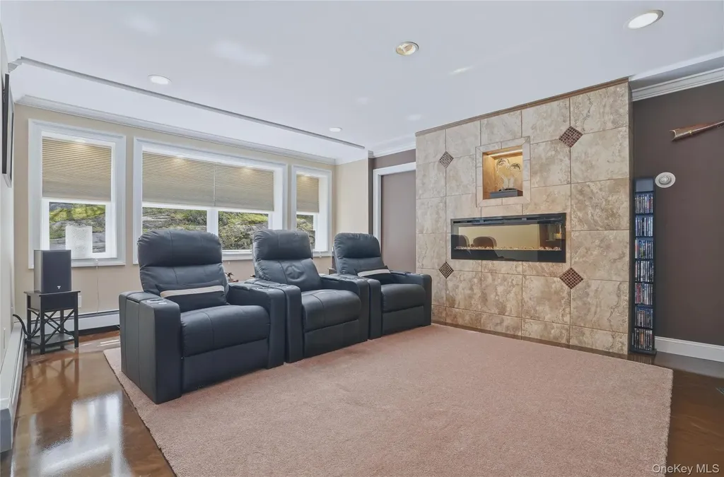 21 Nicole Way Mahopac NY 10541