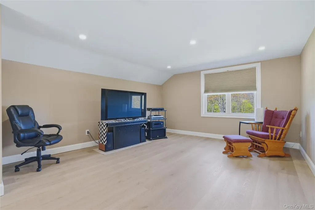 21 Nicole Way Mahopac NY 10541