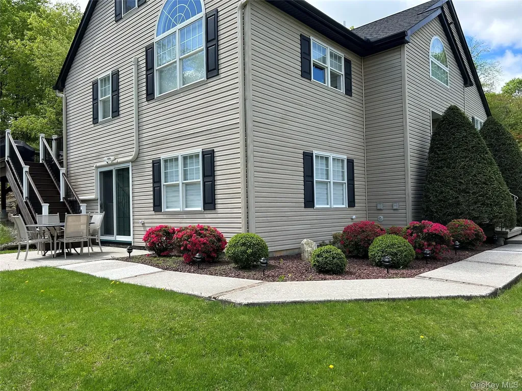 21 Nicole Way Mahopac NY 10541