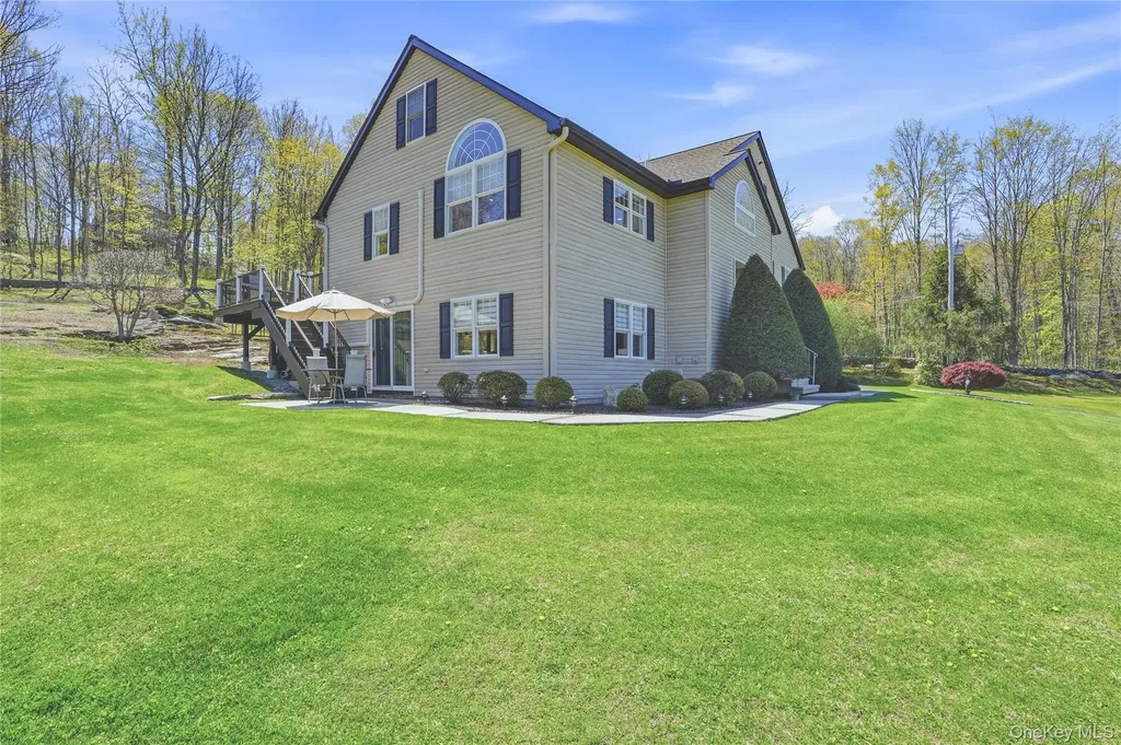 21 Nicole Way Mahopac NY 10541