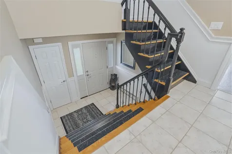 21 Nicole Way Mahopac NY 10541