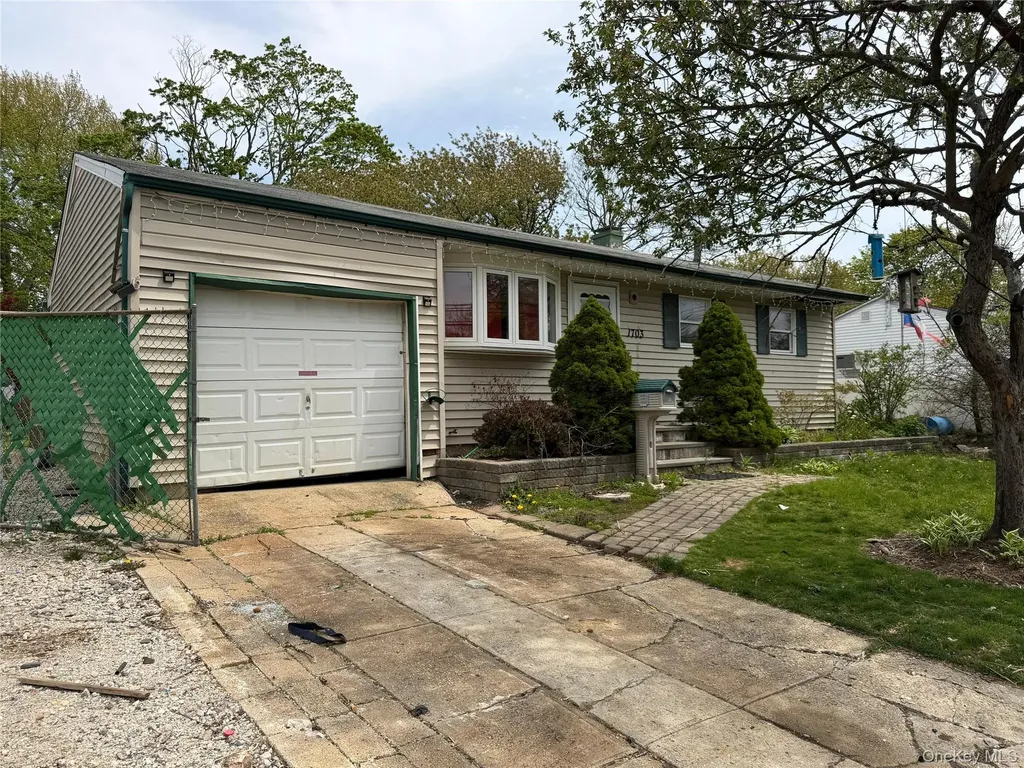 Bay Shore NY 11706