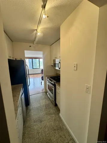 4 Martine Avenue White Plains NY 10606