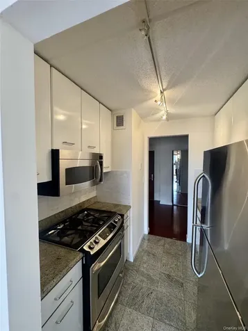 4 Martine Avenue White Plains NY 10606