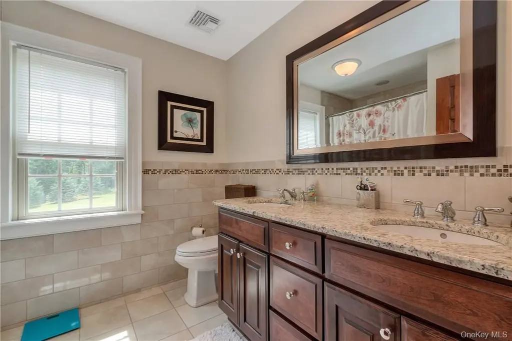 32 Old Chester Road Goshen NY 10924