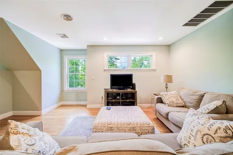 32 Old Chester Road Goshen NY 10924