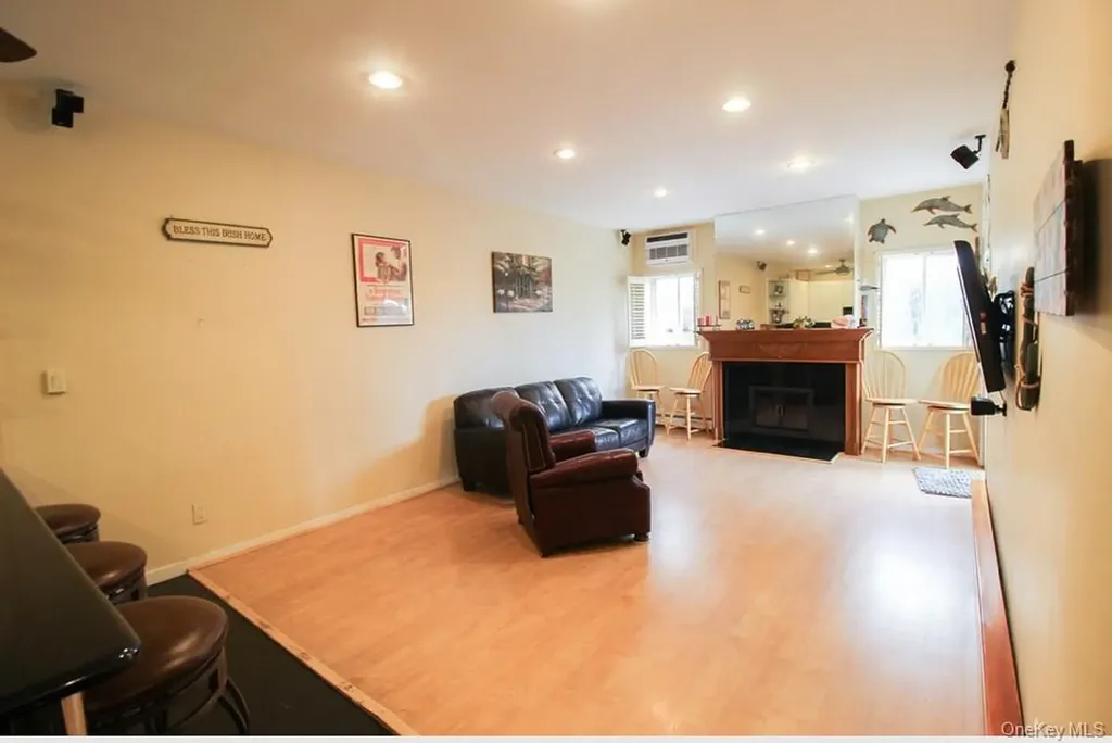 2716 Schurz Avenue Bronx NY 10465