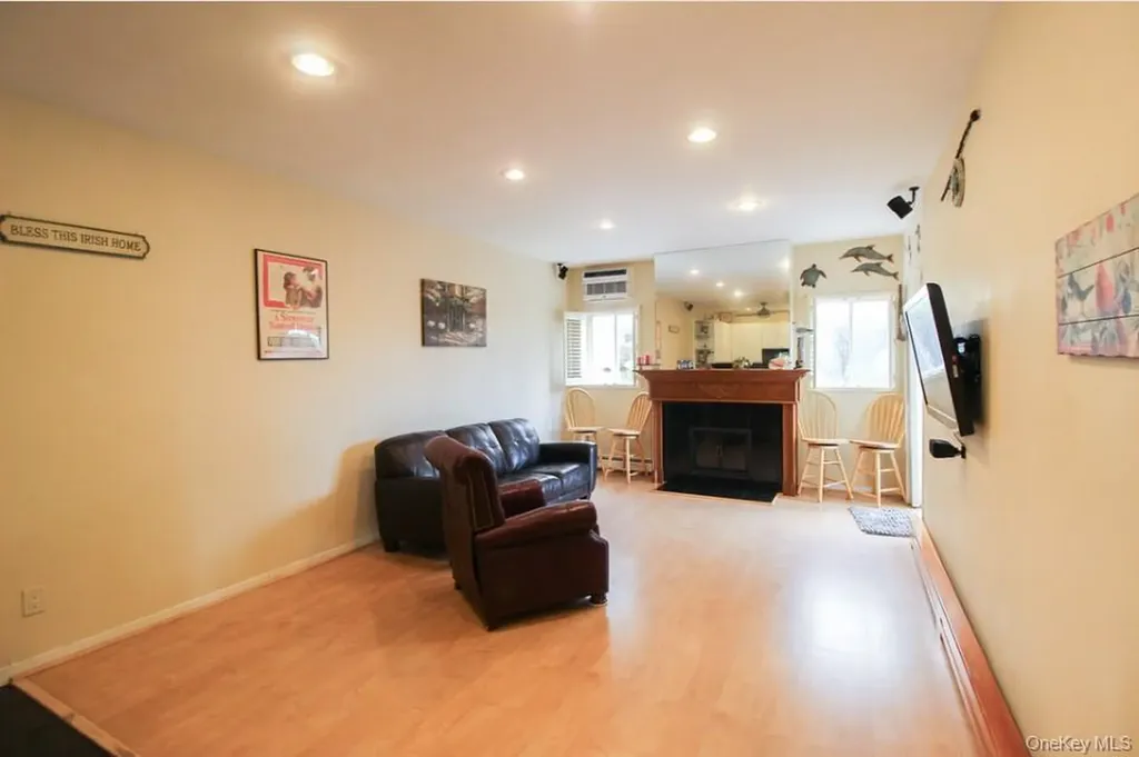 2716 Schurz Avenue Bronx NY 10465
