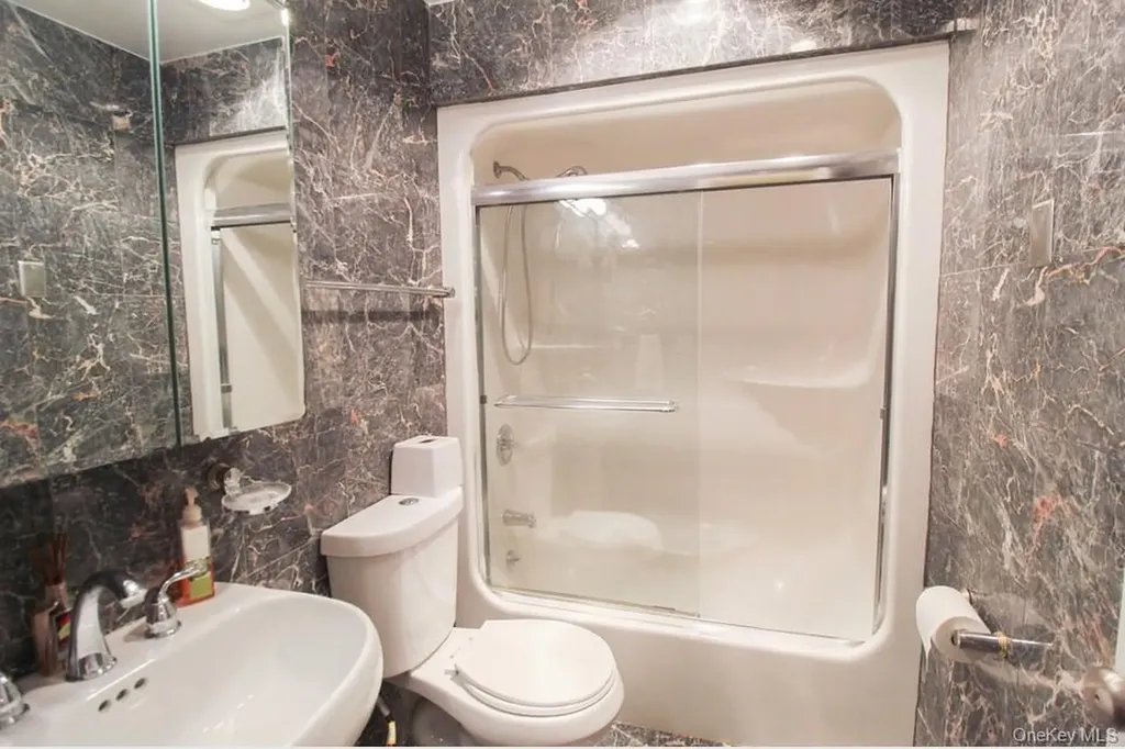 2716 Schurz Avenue Bronx NY 10465