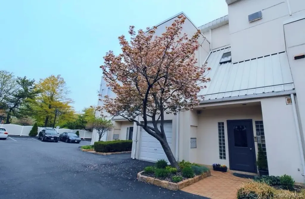 2716 Schurz Avenue Bronx NY 10465