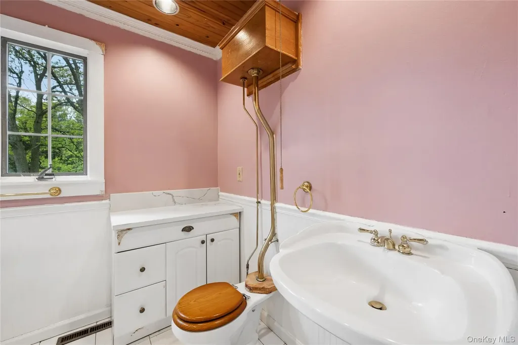 23 Colonial Drive Smithtown NY 11787