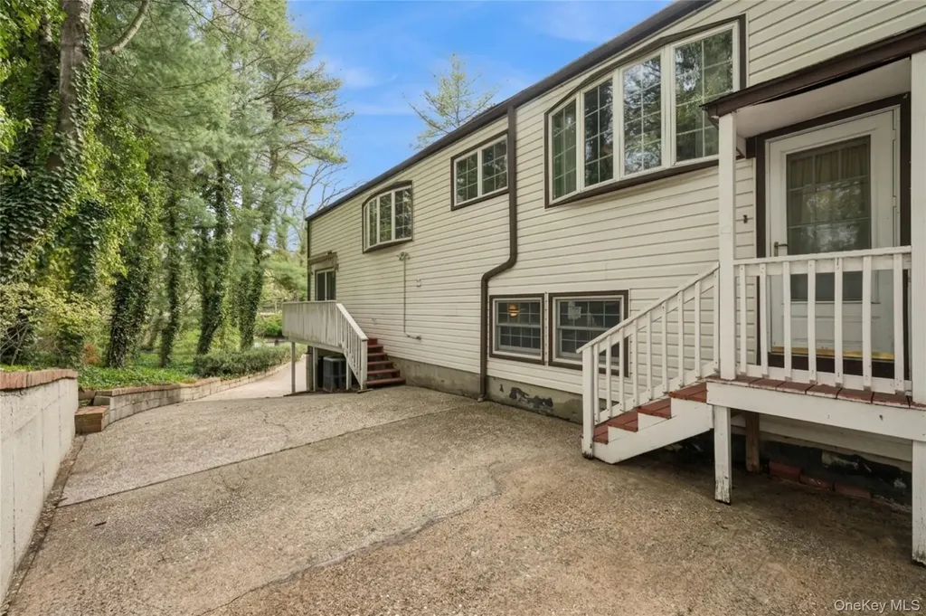 23 Colonial Drive Smithtown NY 11787