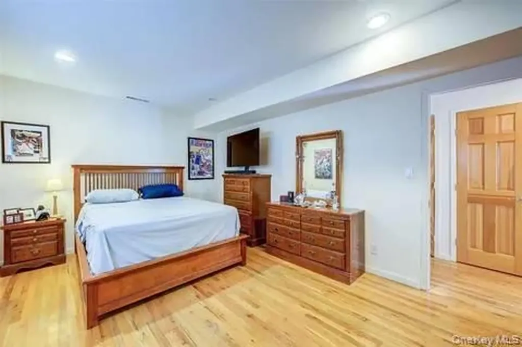 16032 11th Avenue Whitestone NY 11357