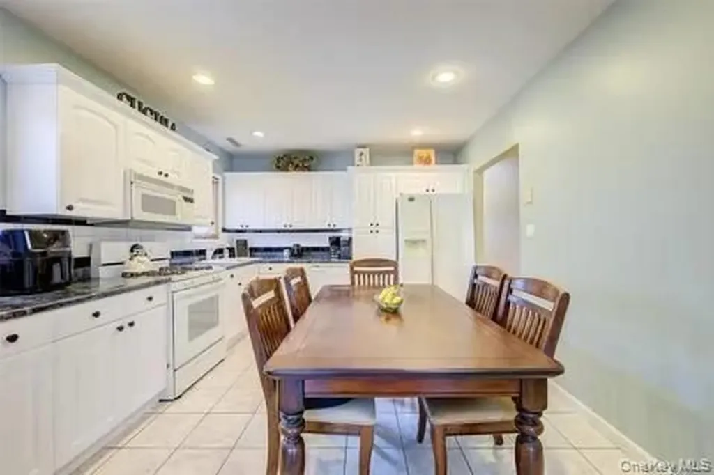 16032 11th Avenue Whitestone NY 11357