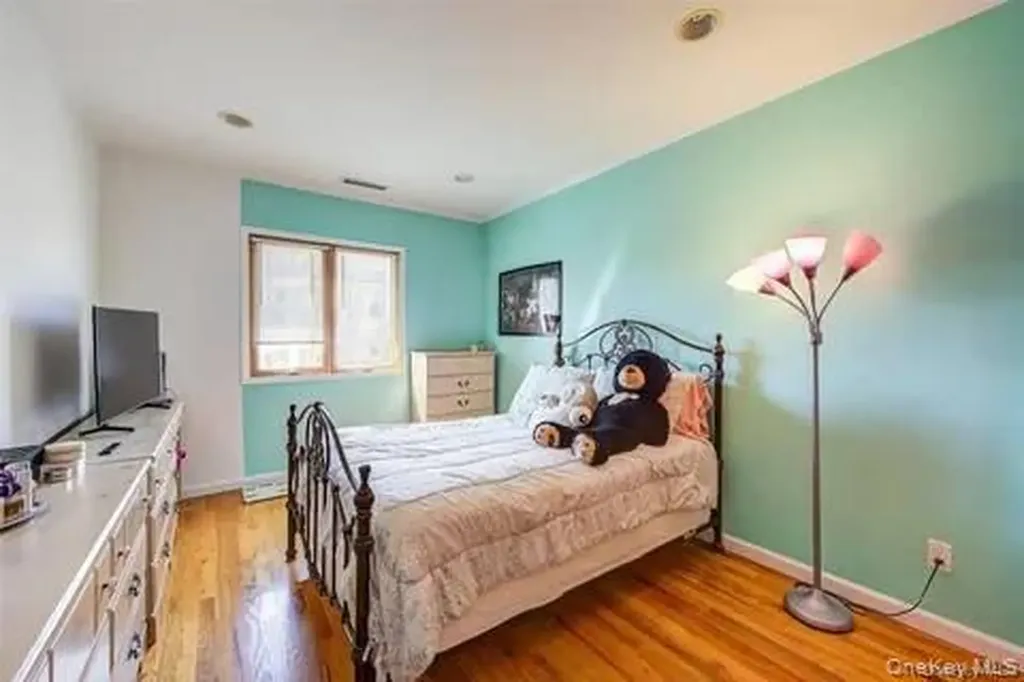 16032 11th Avenue Whitestone NY 11357