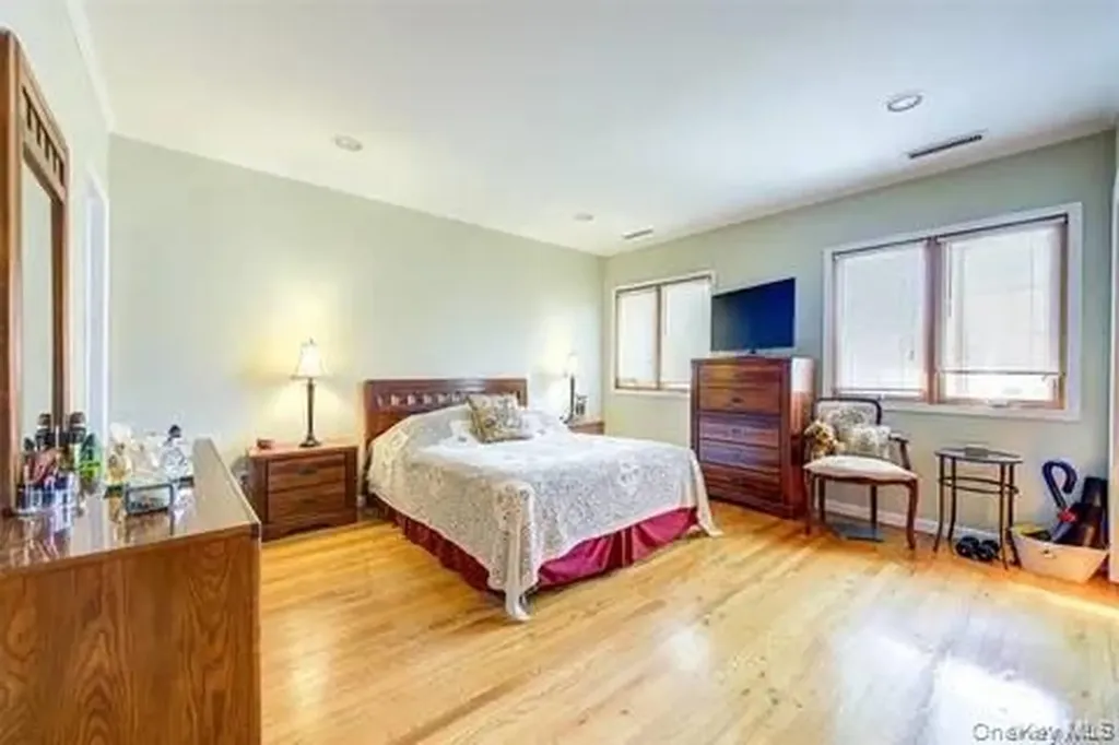16032 11th Avenue Whitestone NY 11357
