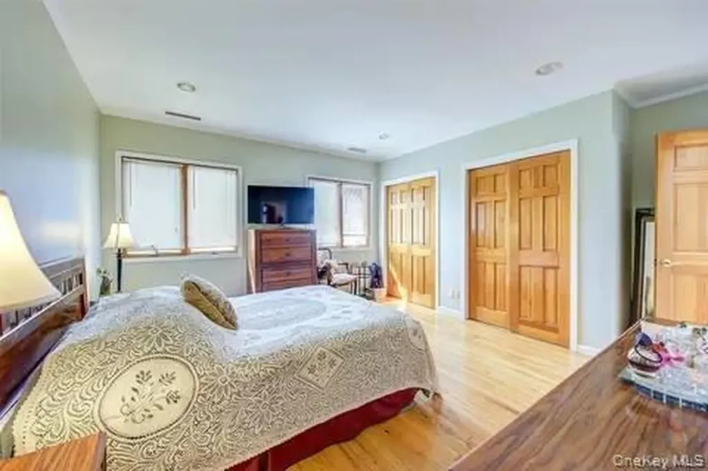 16032 11th Avenue Whitestone NY 11357