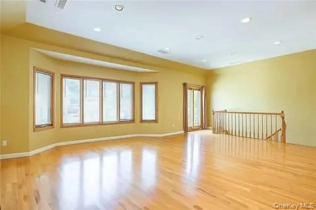 16032 11th Avenue Whitestone NY 11357