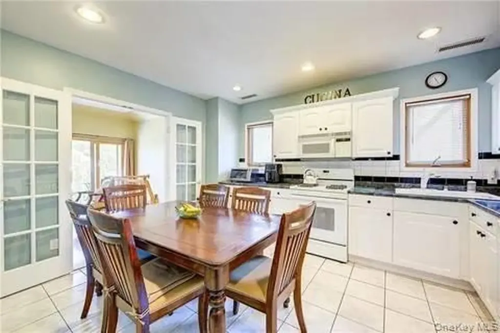 16032 11th Avenue Whitestone NY 11357